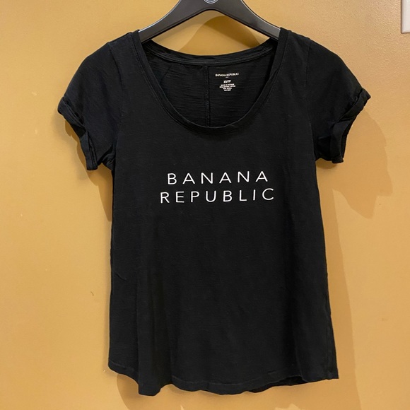 3/$15 Banana Republic Tshirt - Picture 1 of 4